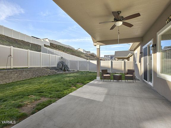 3rd image of 1502 W Naches Ave