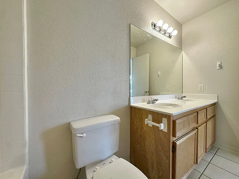 4311 Thunder Creek — Photo 25