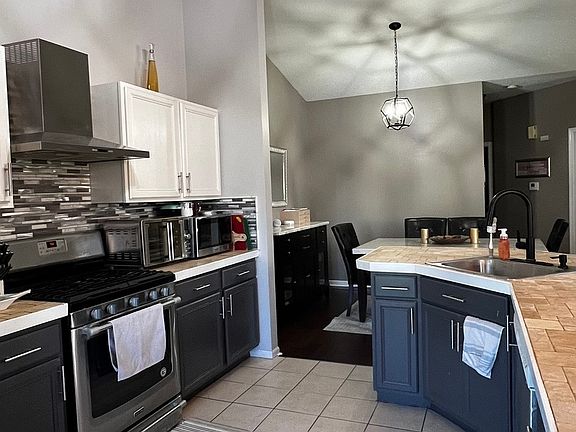 2nd image of 4052 Hennepin Dr
