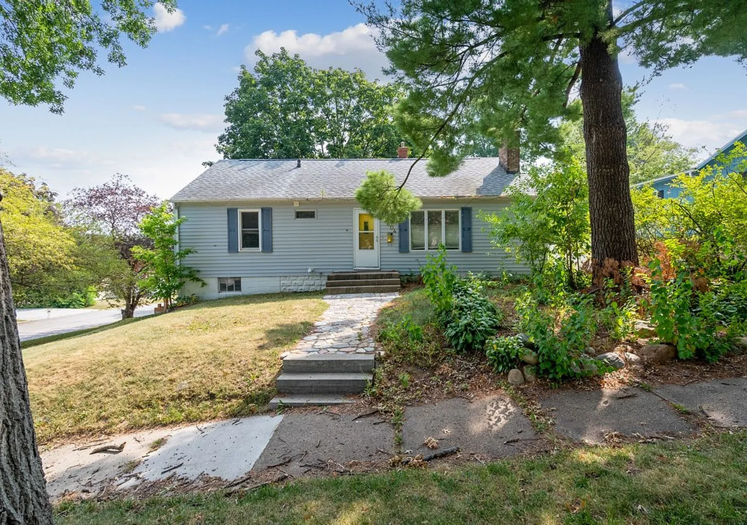 1604 Olive St - Cedar Falls — Photo 1