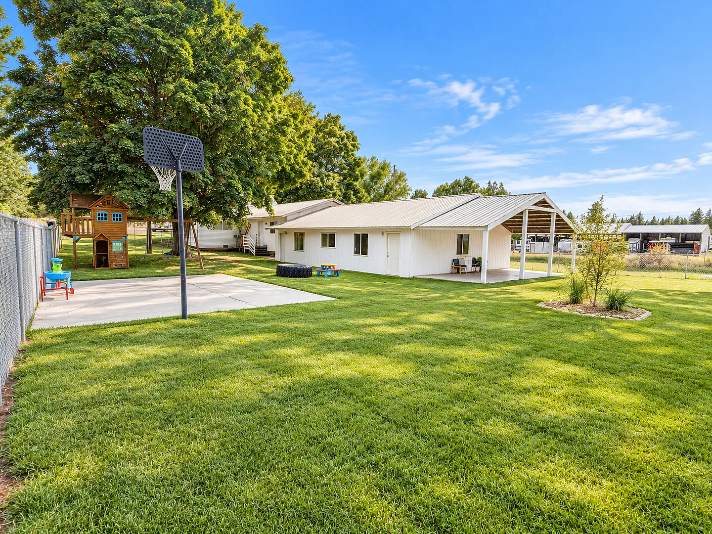 Spacious 1-Bedroom, 2-Bath Home in Spokane — Photo 4