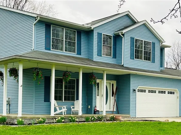 8054 Wolff Dr, Garrettsville, OH 44231
