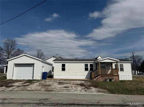 221 Cannon St, Moscow Mills, MO 63362