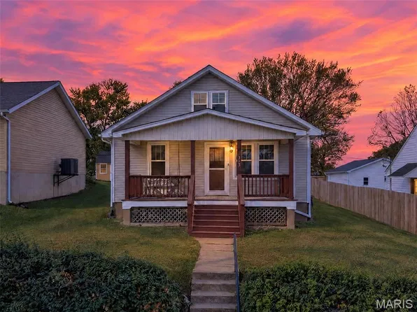 313 High St, Washington, MO 63090