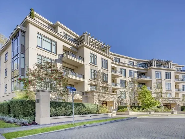 508 Waters Edge Cres #401, West Vancouver, BC V7T 0A2