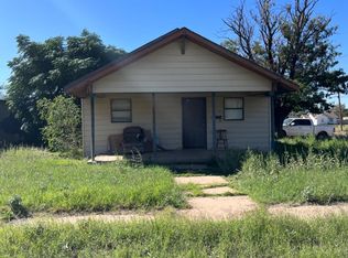 402 Avenue I, Levelland, TX 79336