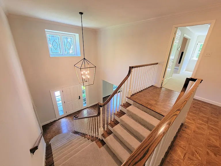345 Selby Ln — Photo 10