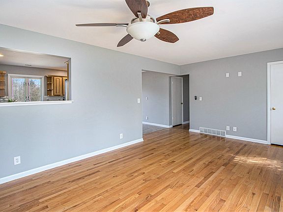 4th image of 8344 W Q Ave
