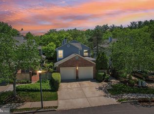 20 Stonebridge Ln, Princeton, NJ 08540