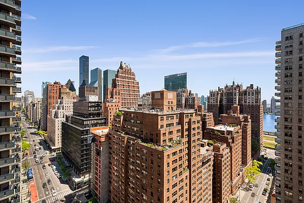 Rented by Douglas Elliman | media 19