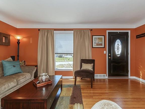 5th image of 2243 Buena Vista Dr