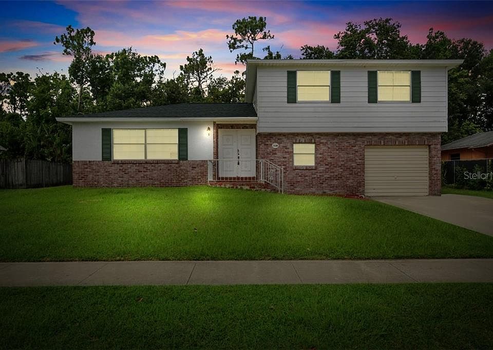 1st image of 7450 Hidden Hollow Dr