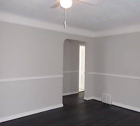 4th image of 11805 Arden Ave
