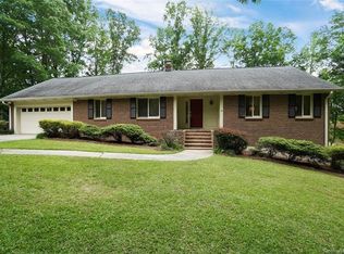 11206 Chestnut Hill Dr, Matthews, NC 28105