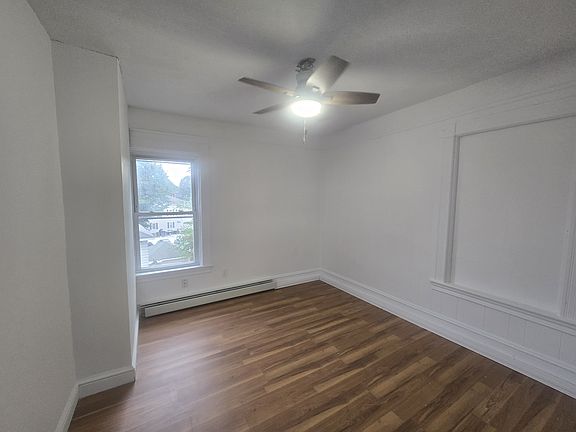 2nd image of 21-23 Fulton St #3