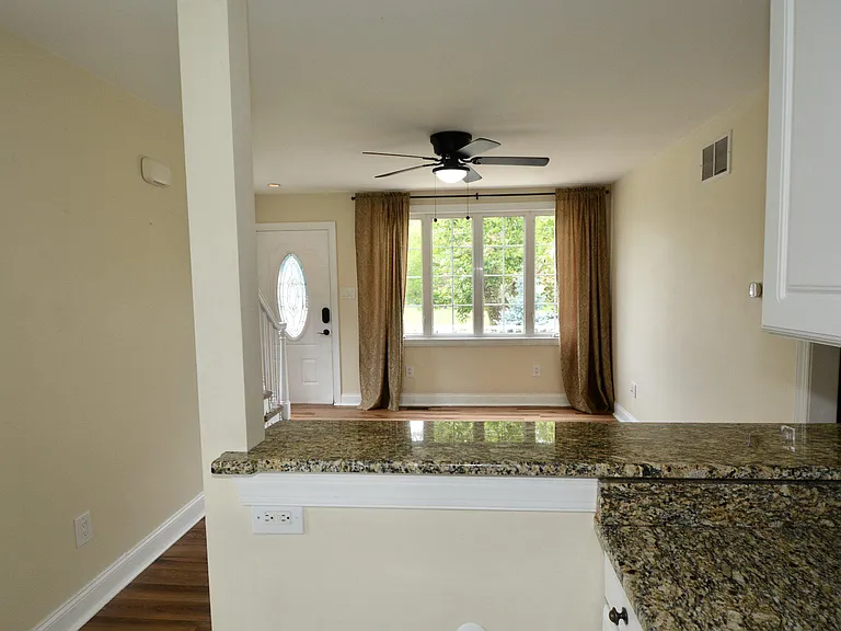 11 Massachusetts Ave — Photo 4