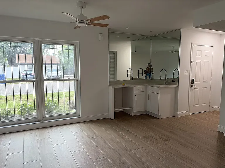 3418 W Saint Conrad St — Photo 3