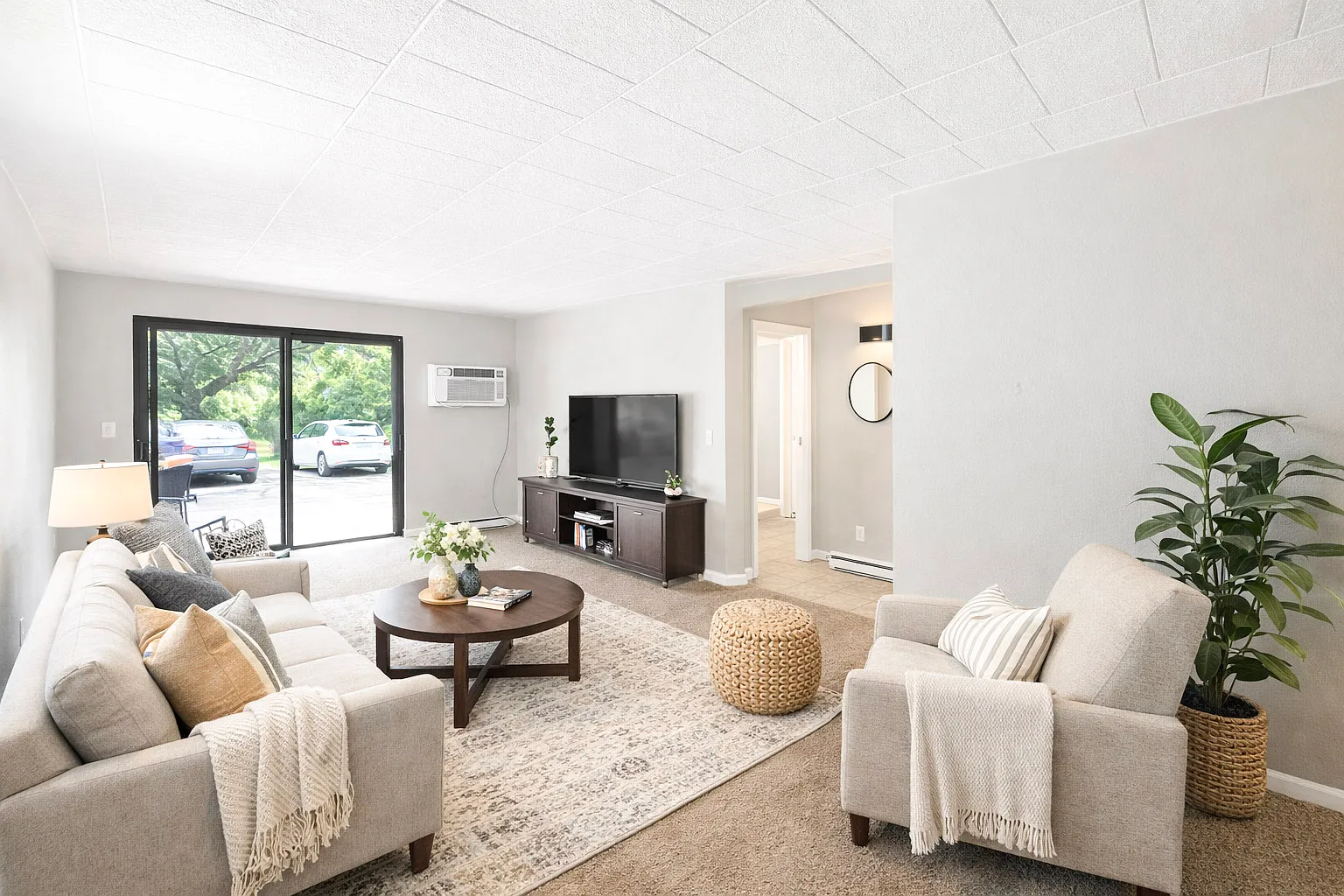 Sycamore Apartments — Photo 1