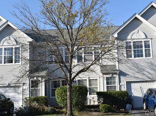 6 Hampton Pl, East Brunswick, NJ 08816