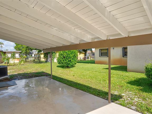3rd image of 1031 NW 23rd Way