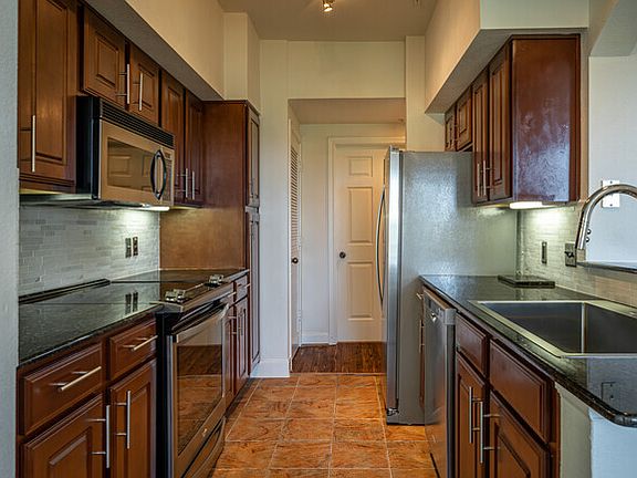 5th image of 300 Jackson Hill St #Jh1