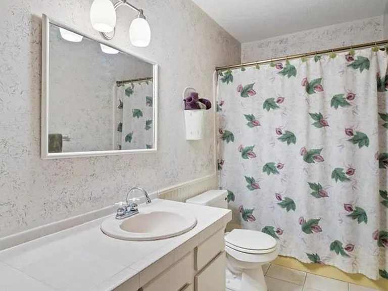 10414 Valley Forge Ln N — Photo 7