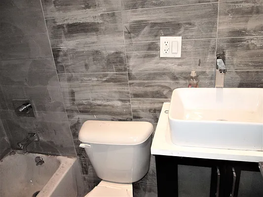 Rented by The Hamilton Group | media 2