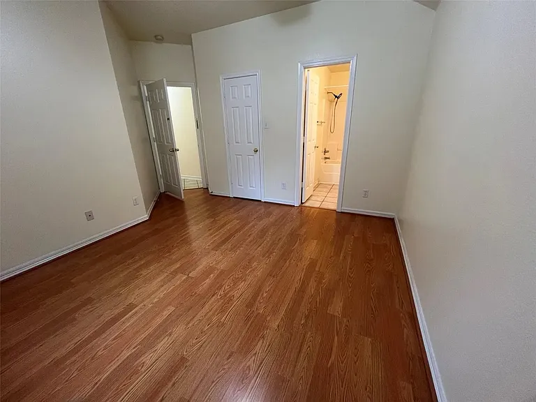 1408 California Pkwy N — Photo 9