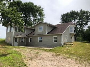27498 290th St, Parkersburg, IA 50665