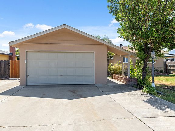 2nd image of 1435 Cypress Ln