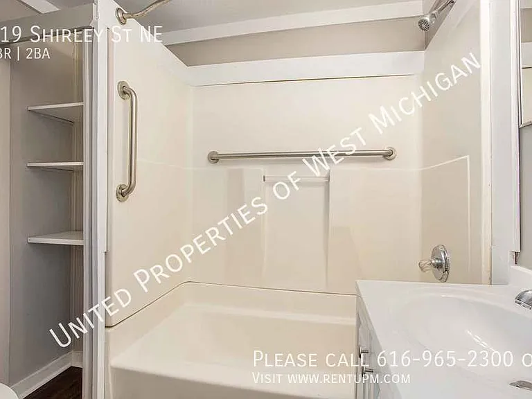 519 Shirley St NE — Photo 12