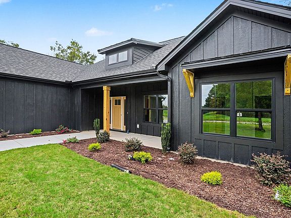 4th image of 1112 Merritt Rd LOT 4B
