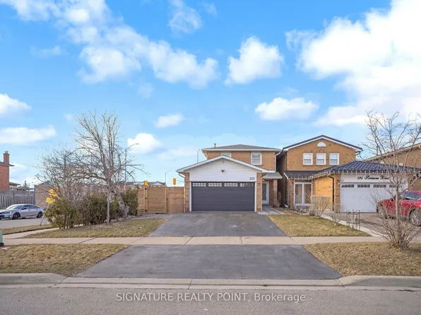 222 Simmons Blvd, Brampton, ON L6V 3Y1