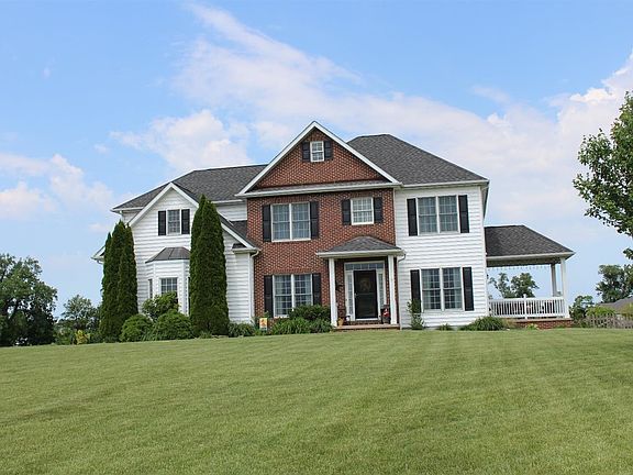 3rd image of 235 Stone Creek Ln