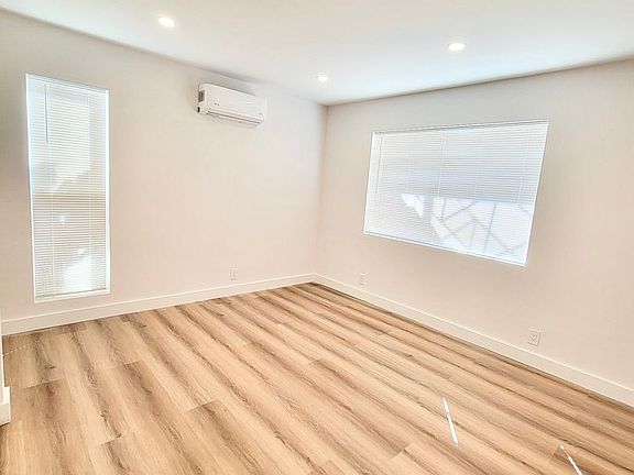 2nd image of 140 Montecito Ave APT 106