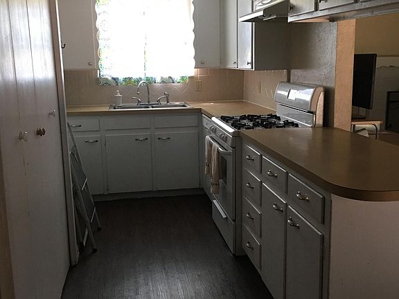 freshly painted kitchen, new dishwasher and refrigerator, upgraded stove/oven. All are stainless steel.
