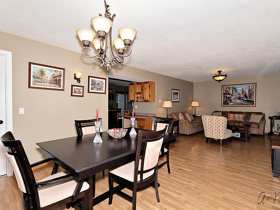 5th image of 16086 W Arlington Dr