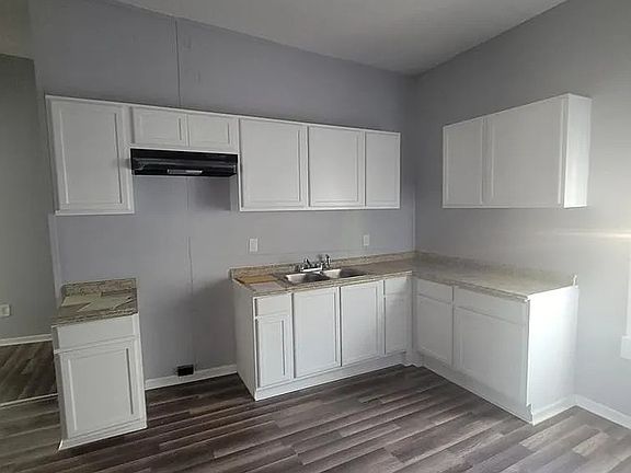 5th image of 118 Addie St