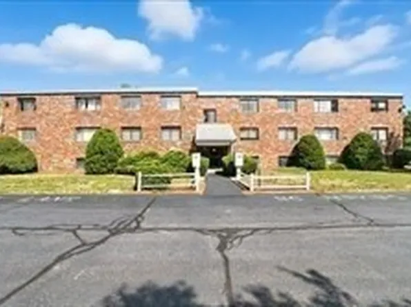 67 Milliken Ave APT 13, Franklin, MA 02038