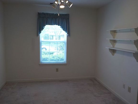4th image of 5572 Pine Hill Dr