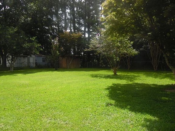 3rd image of 104 Belva Dr