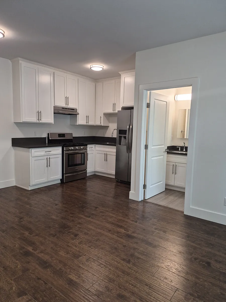 Building Photo - 5957 Barton Ave #106