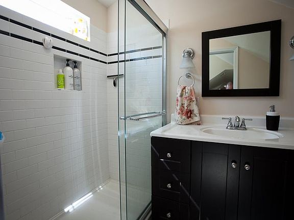 5th image of 5542 Roeland Dr