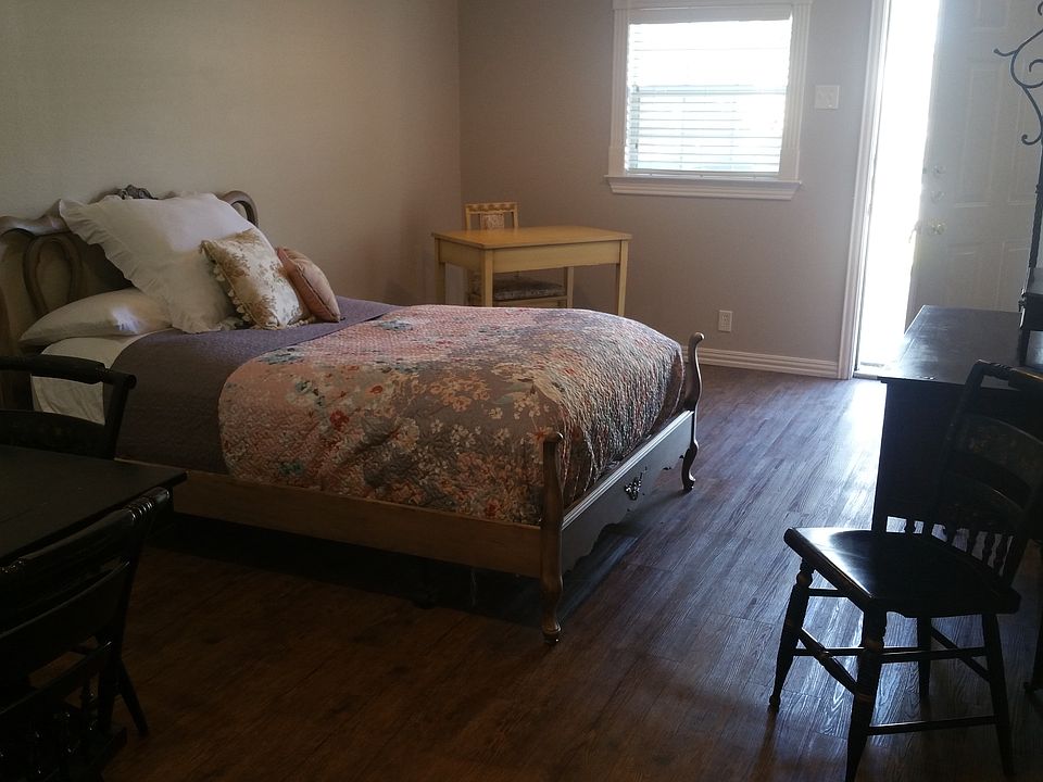 Guest Houseliving/bedroom ar
