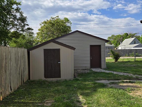 3rd image of 1725 East Ave
