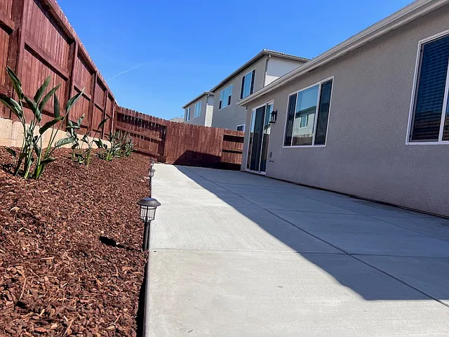 2858 E Corteza Dr — Photo 22