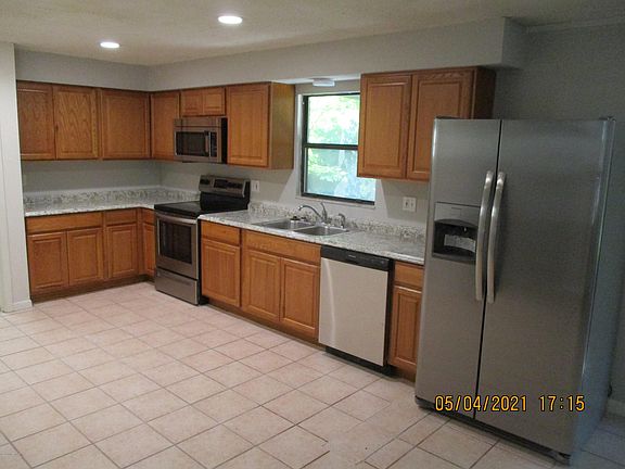 2nd image of 519 Clermont Ave S