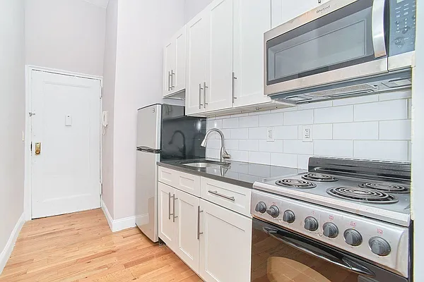 Rented by Living New York | media 13