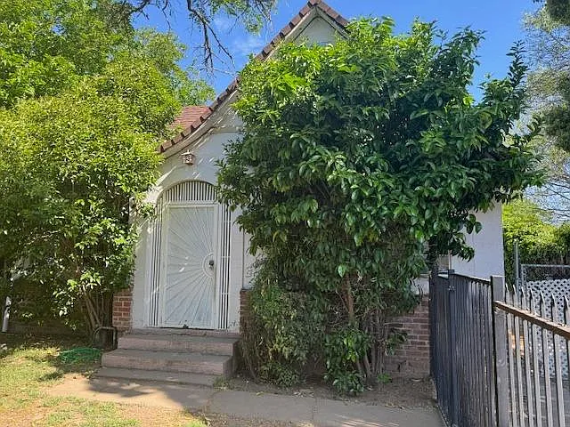 2629 47th Ave photo 1