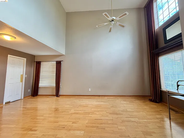 7 Goldmeadow Ct — Photo 14